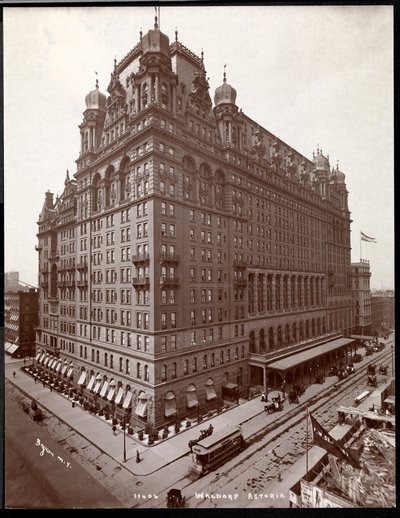 Het Waldorf Astoria op 34th Street en 5th Avenue, New York, 1901 of 1902 door Byron Company